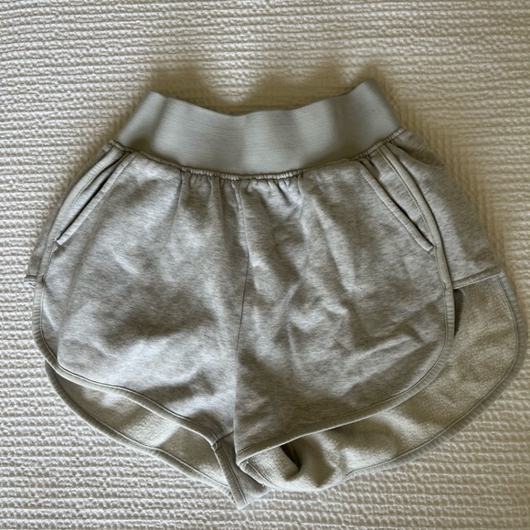 Gymshark Pants - Gymshark legacy sweat shorts